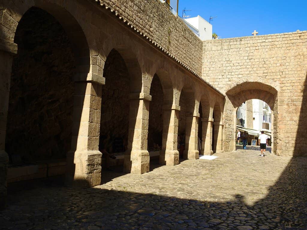 Portal de ses Taules Gateway