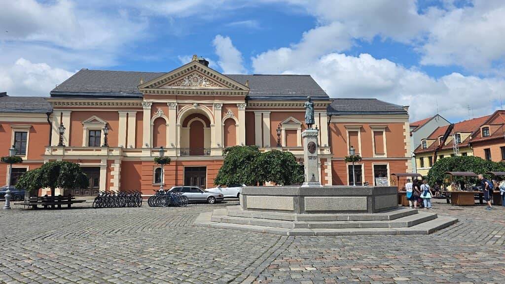 Ann from Tharau Statue