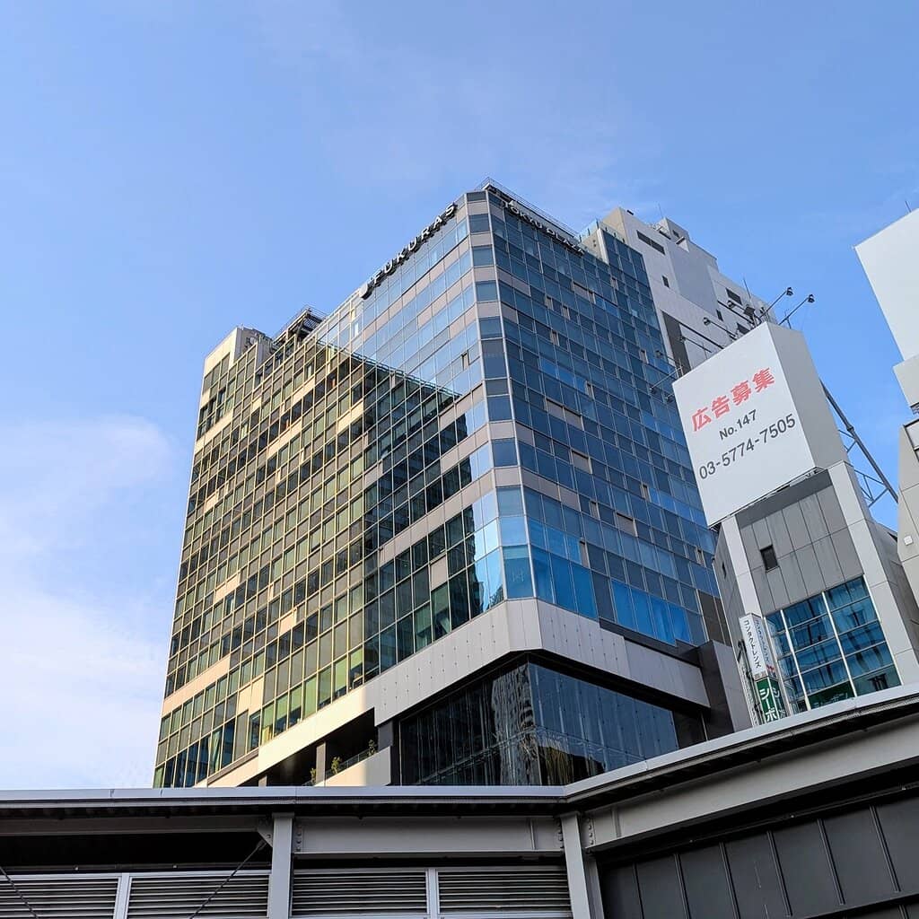 Elevated Dining Vistas