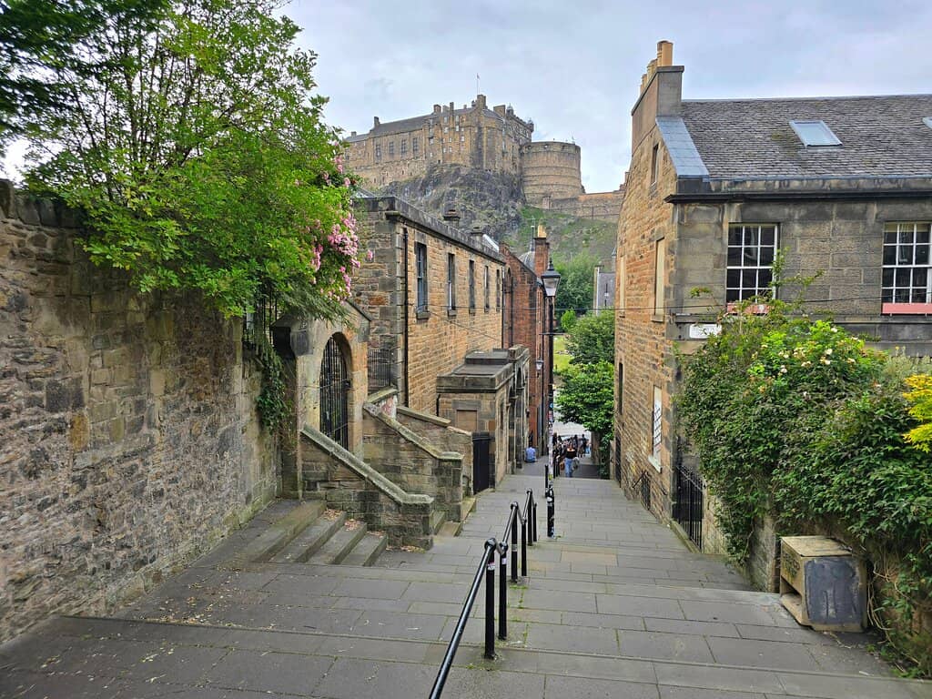 Edinburgh Castle Vista