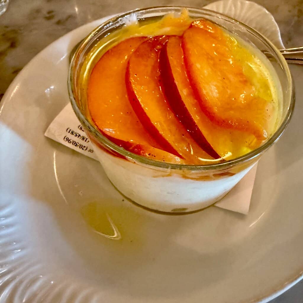 Cozy Atmosphere & Lively Bar