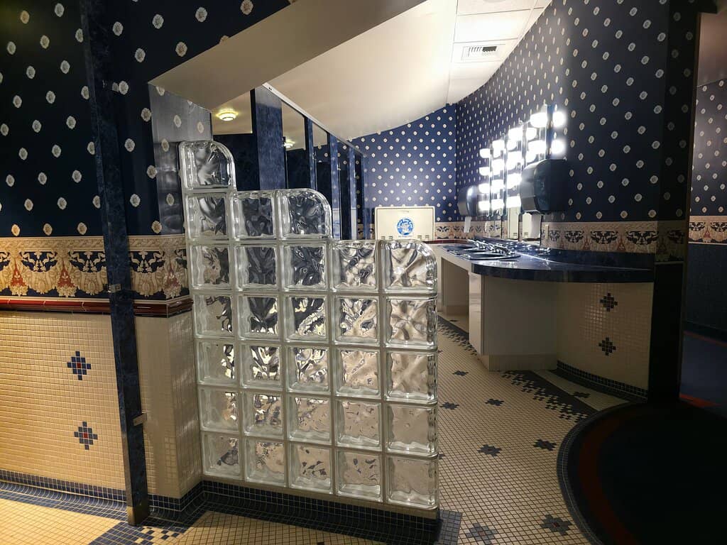 Live Concerts & Performances