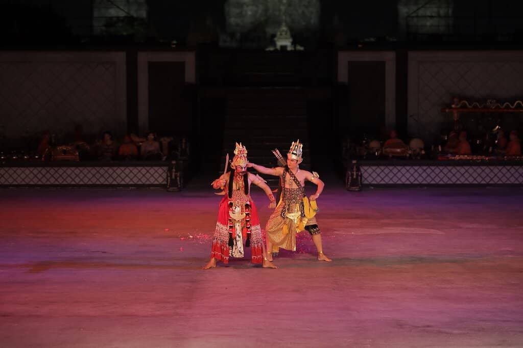 Padhang Bulan (Full Moon Show)