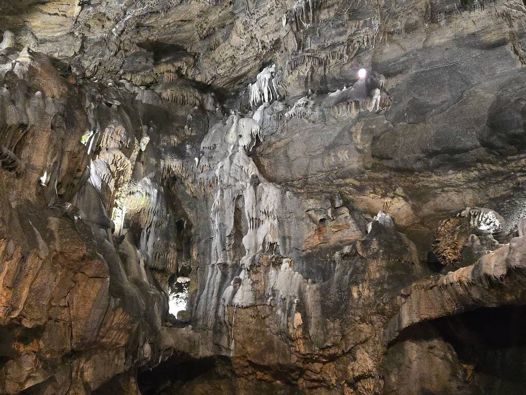 Underground Lakes & Springs