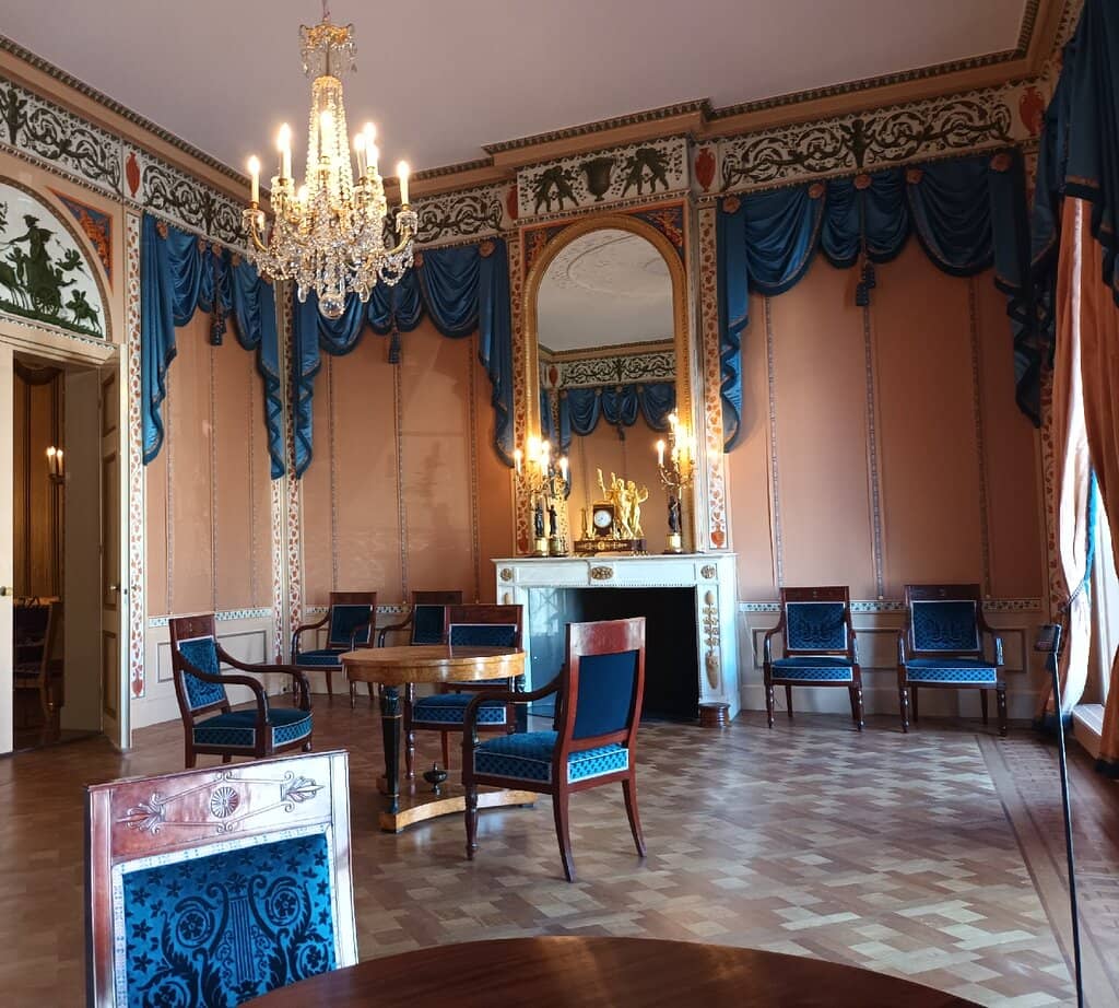 Lavish Reception Rooms