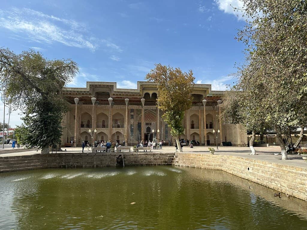 Reflecting Pond (Hauz)