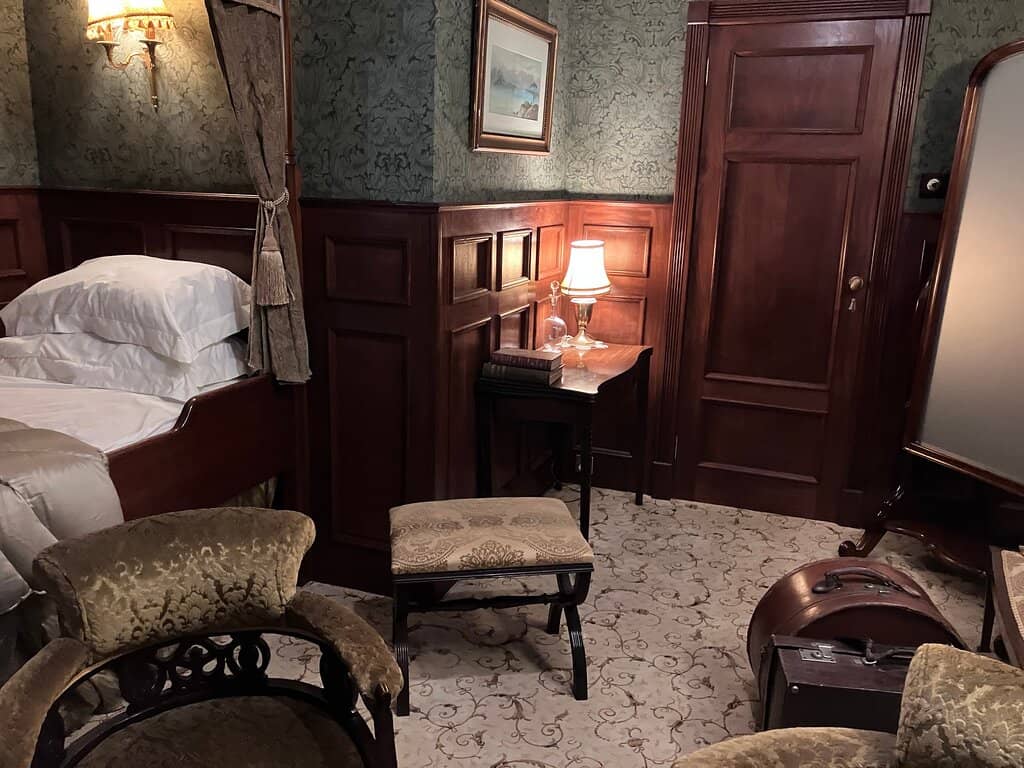 Guided Historical Narration