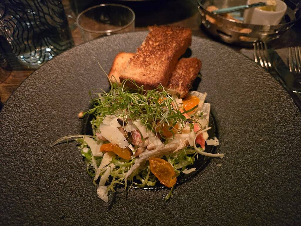 Charming Courtyard Dining