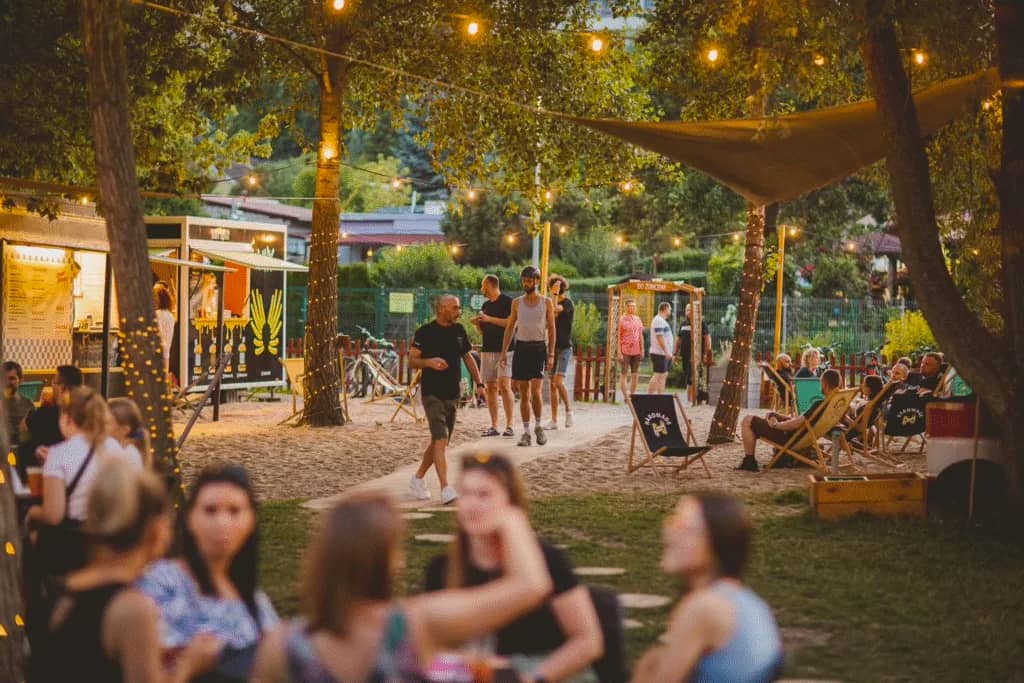 Riverfront Cafes and Bars