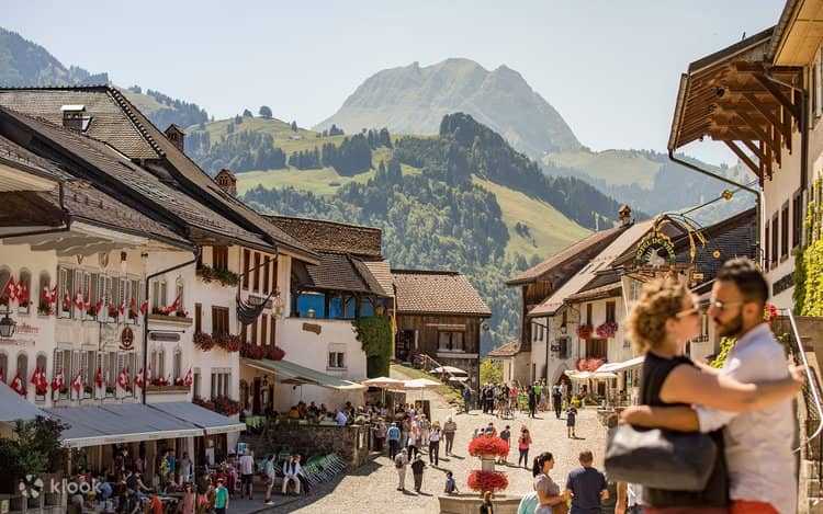 Medieval Town Exploration