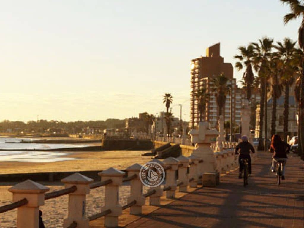 Rambla de los Argentinos