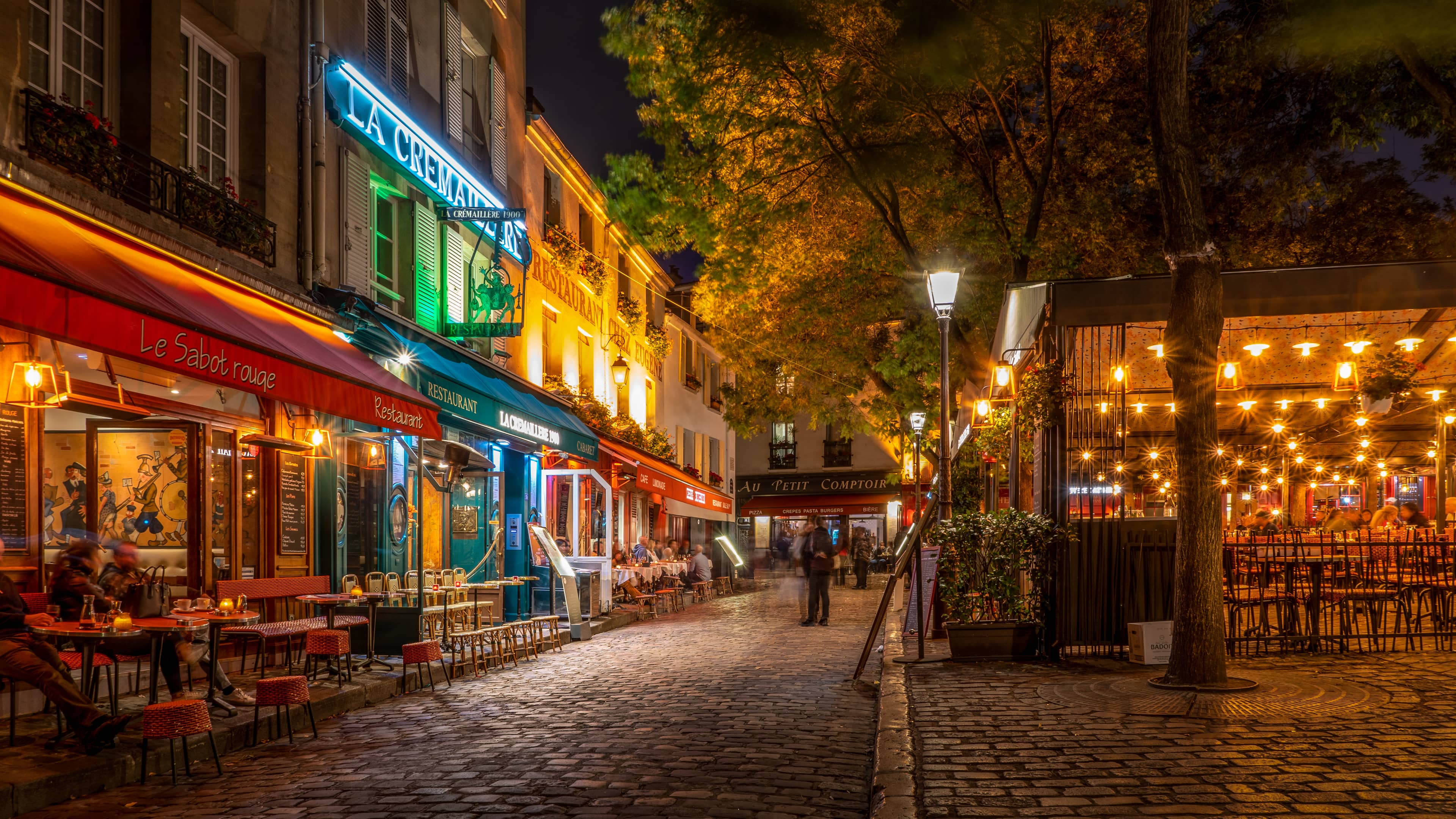 Charming Cafes & Al Fresco Dining
