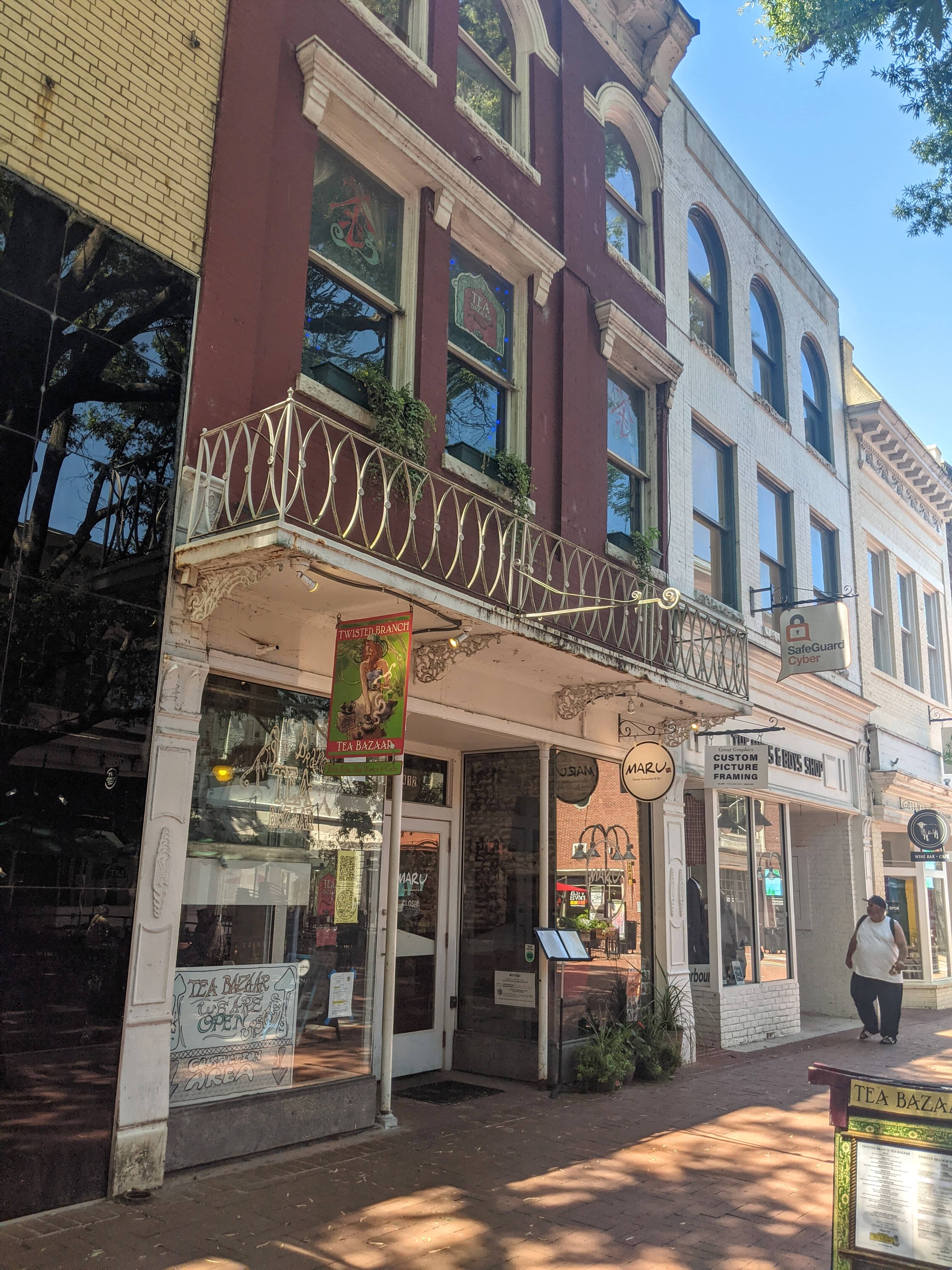Independent Boutiques & Bookstores