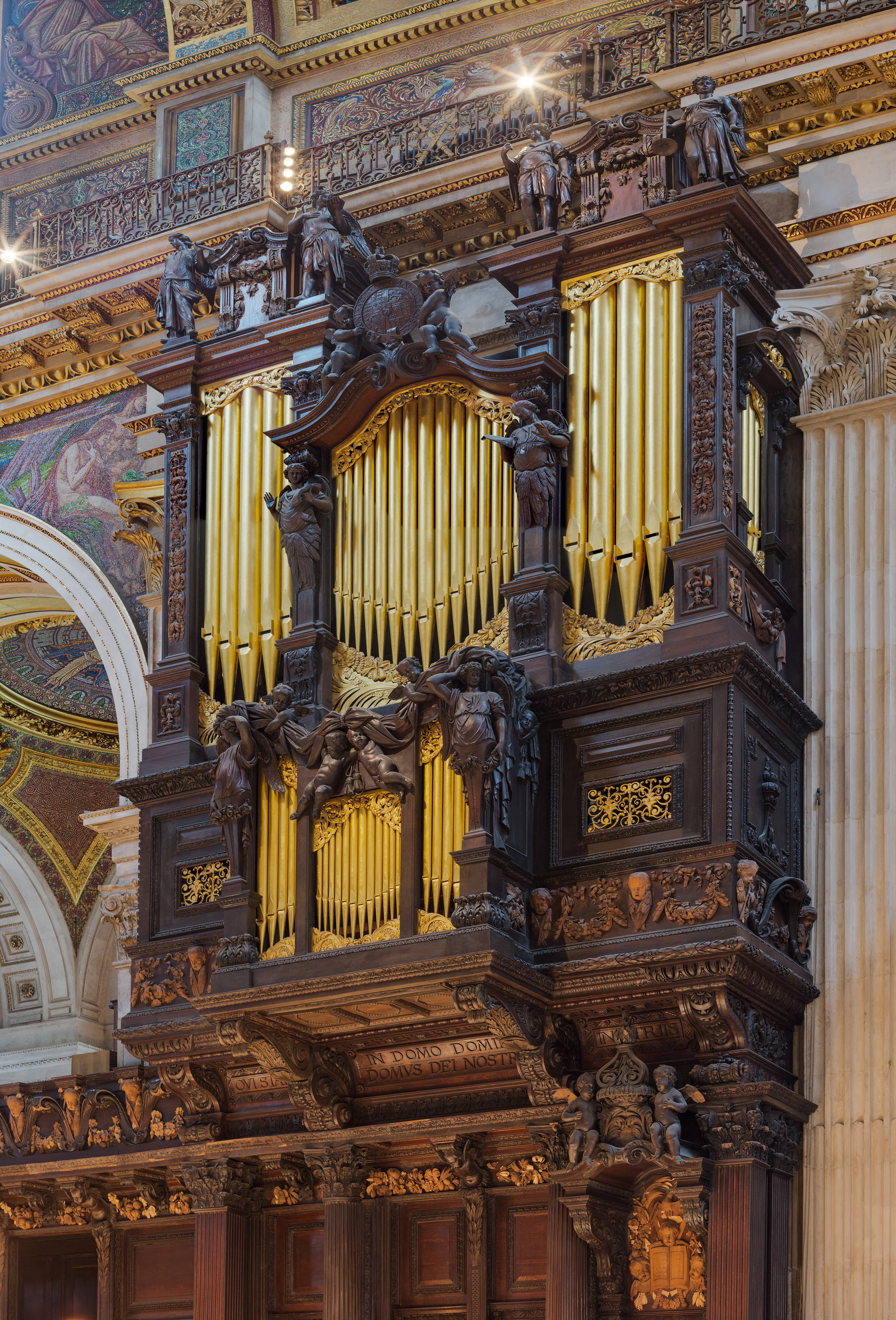 Stunning Pipe Organ