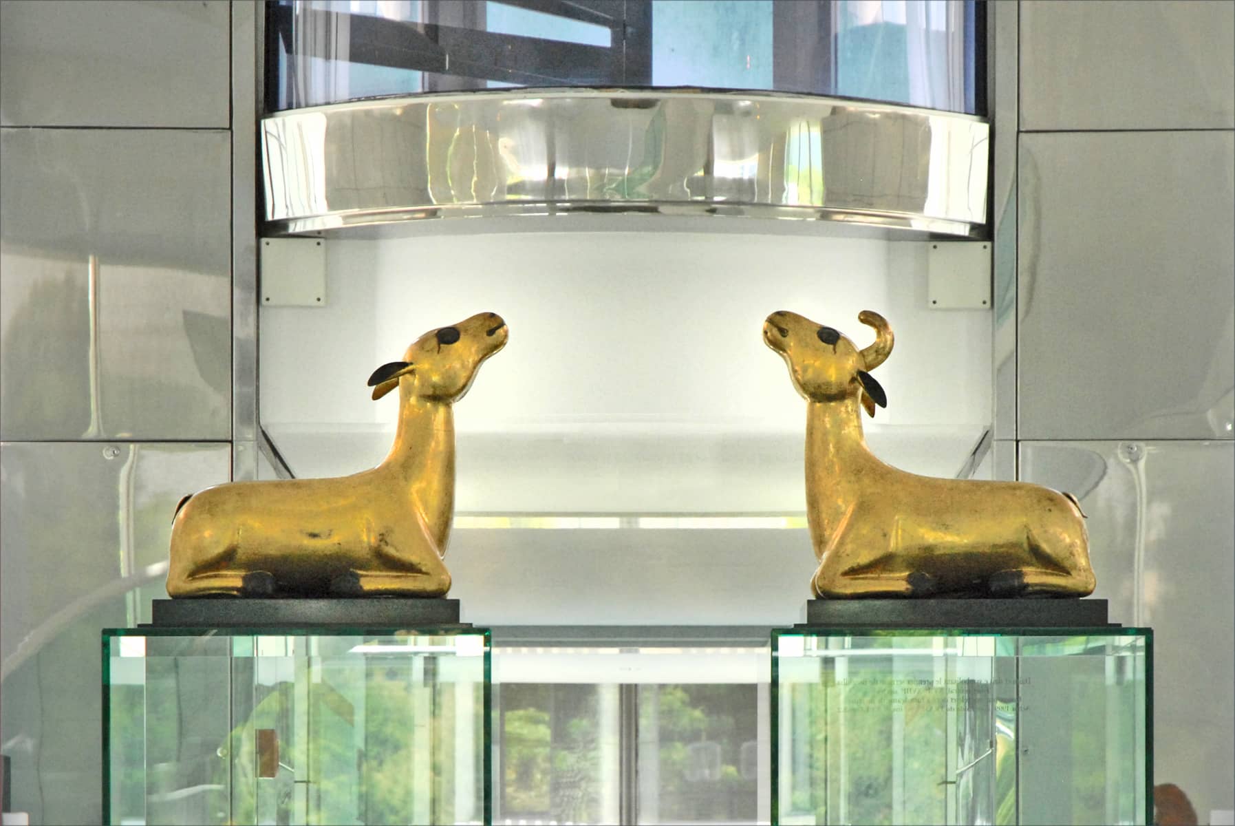 Elegant Asian Art Collection