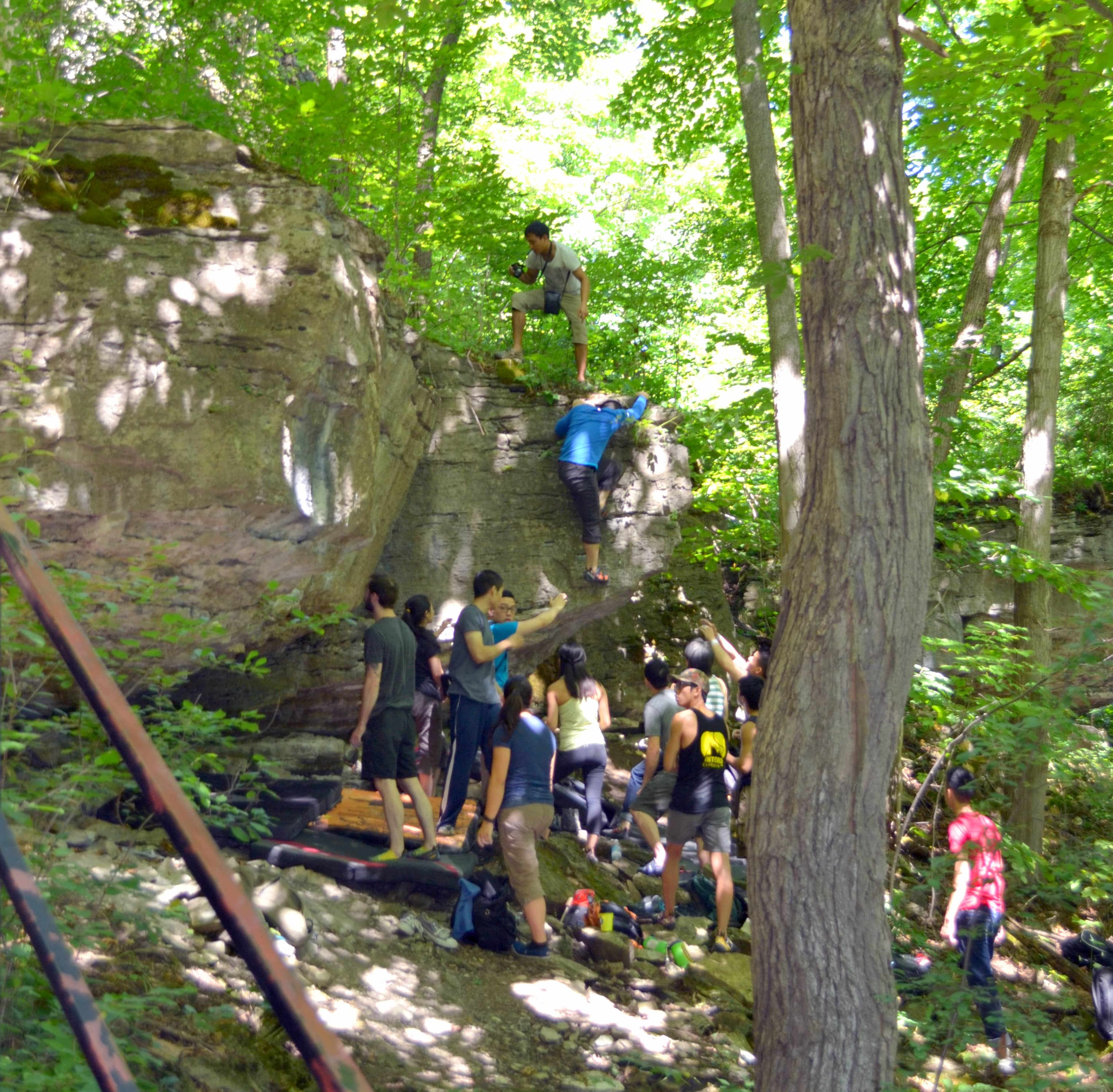 Giant Boulders & Caves
