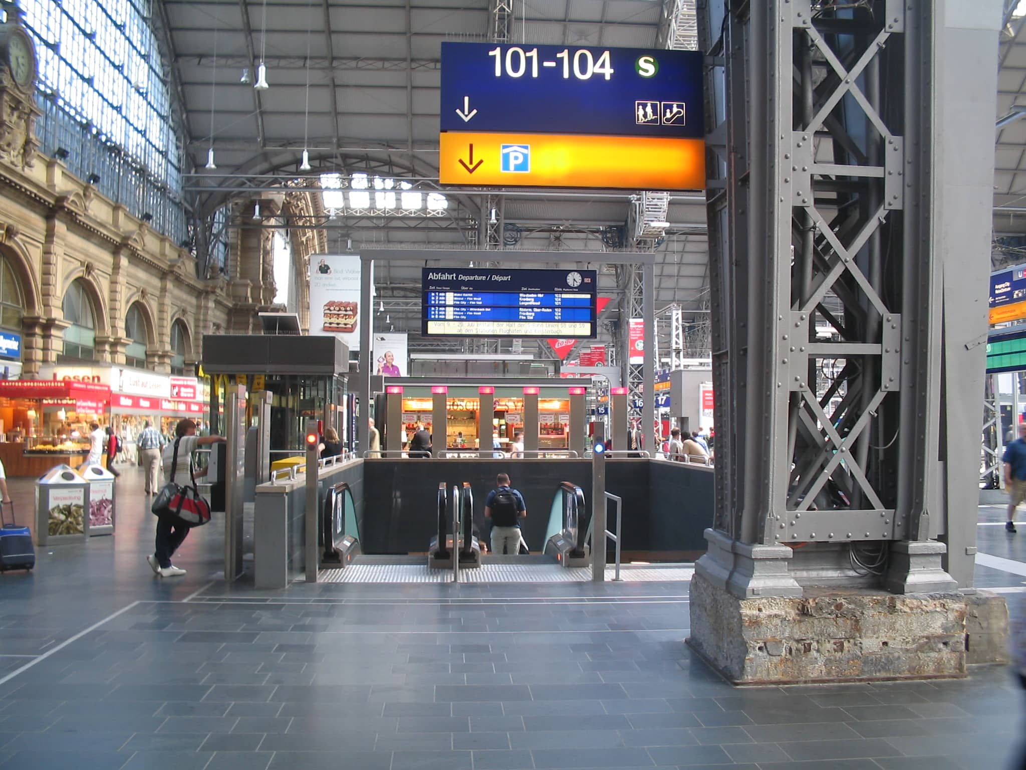 The Frankfurt Station Sign