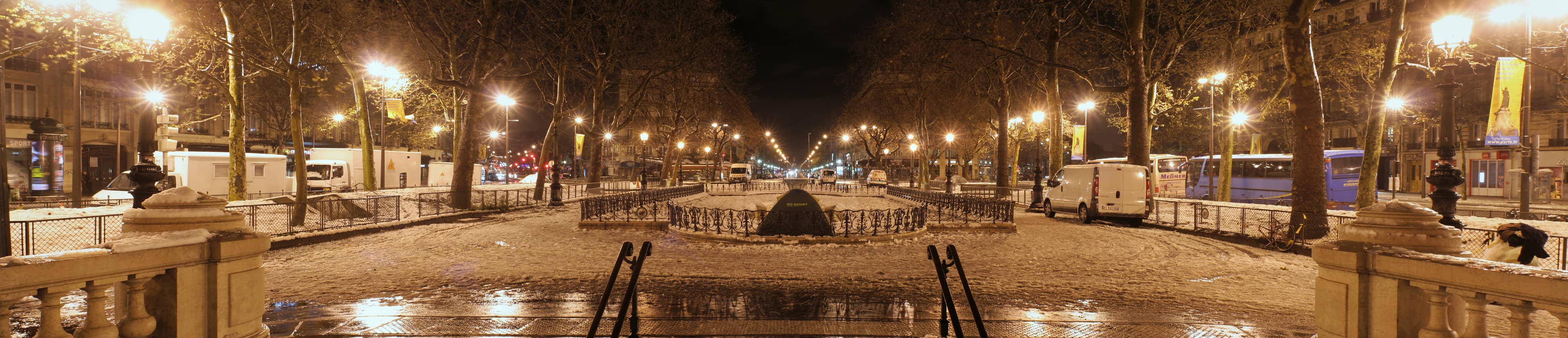 Lively Parisian Atmosphere