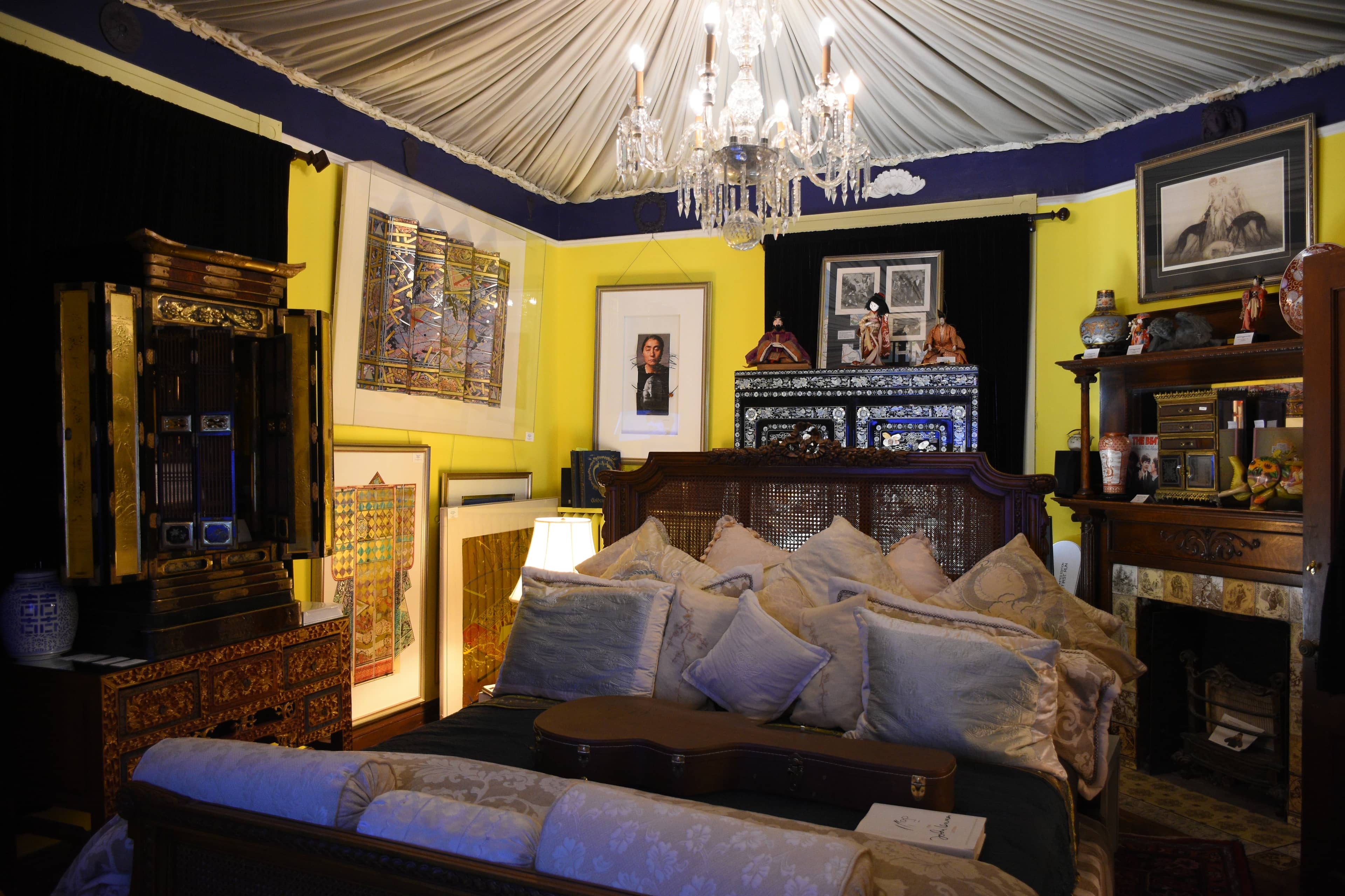 Memorabilia & Art Collection