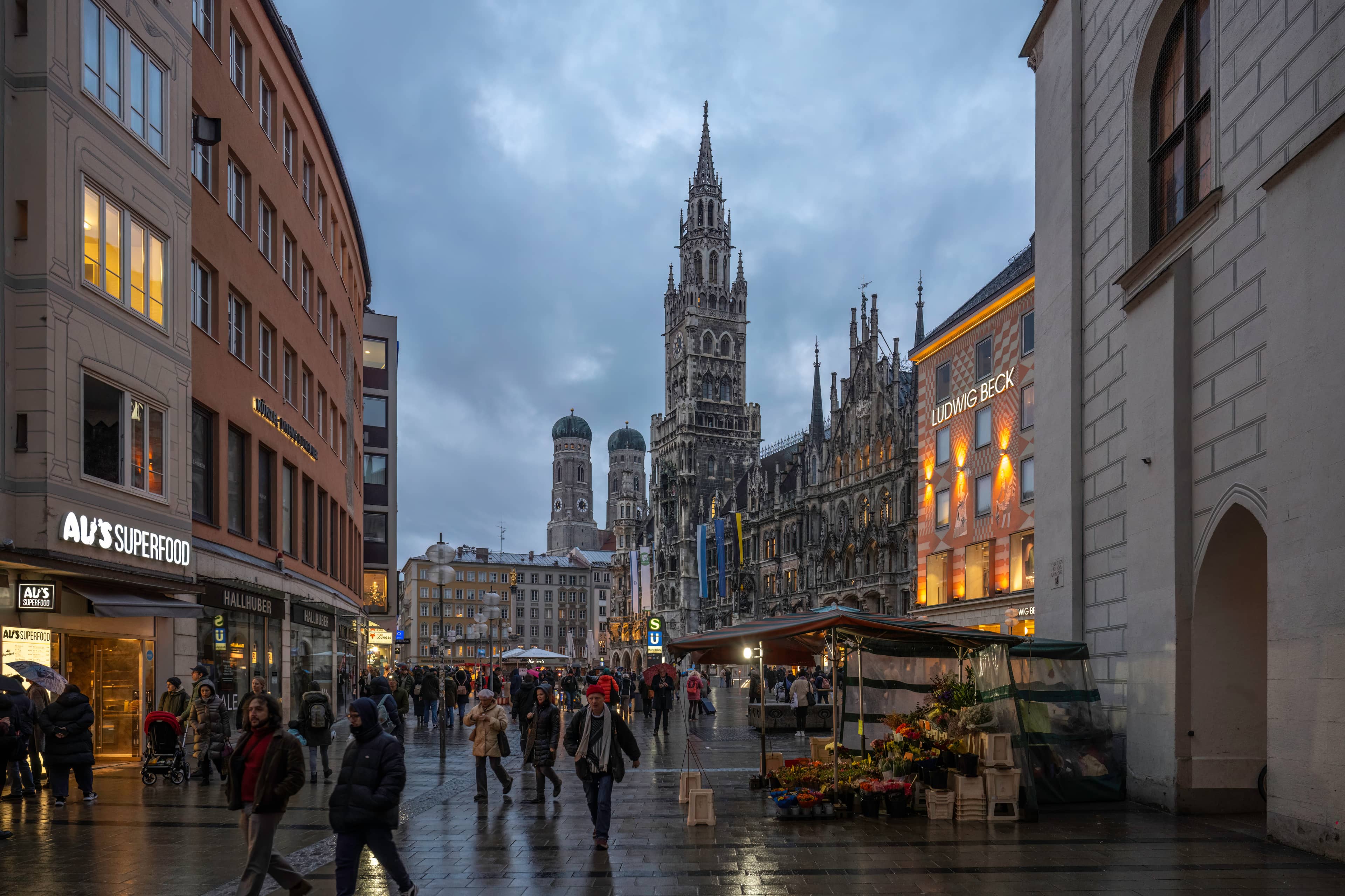 Surrounding Square Life