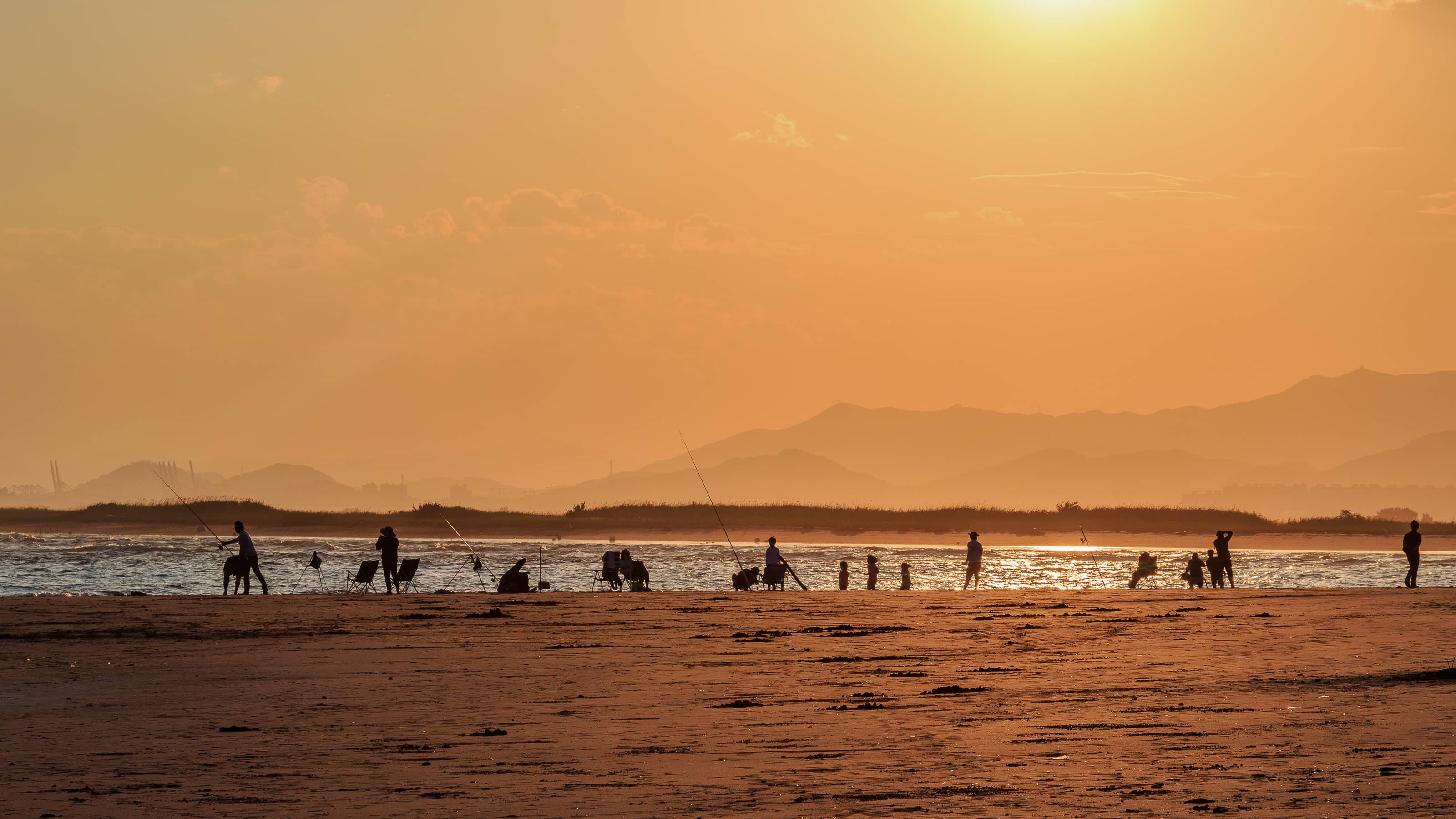 Expansive Sandy Shores