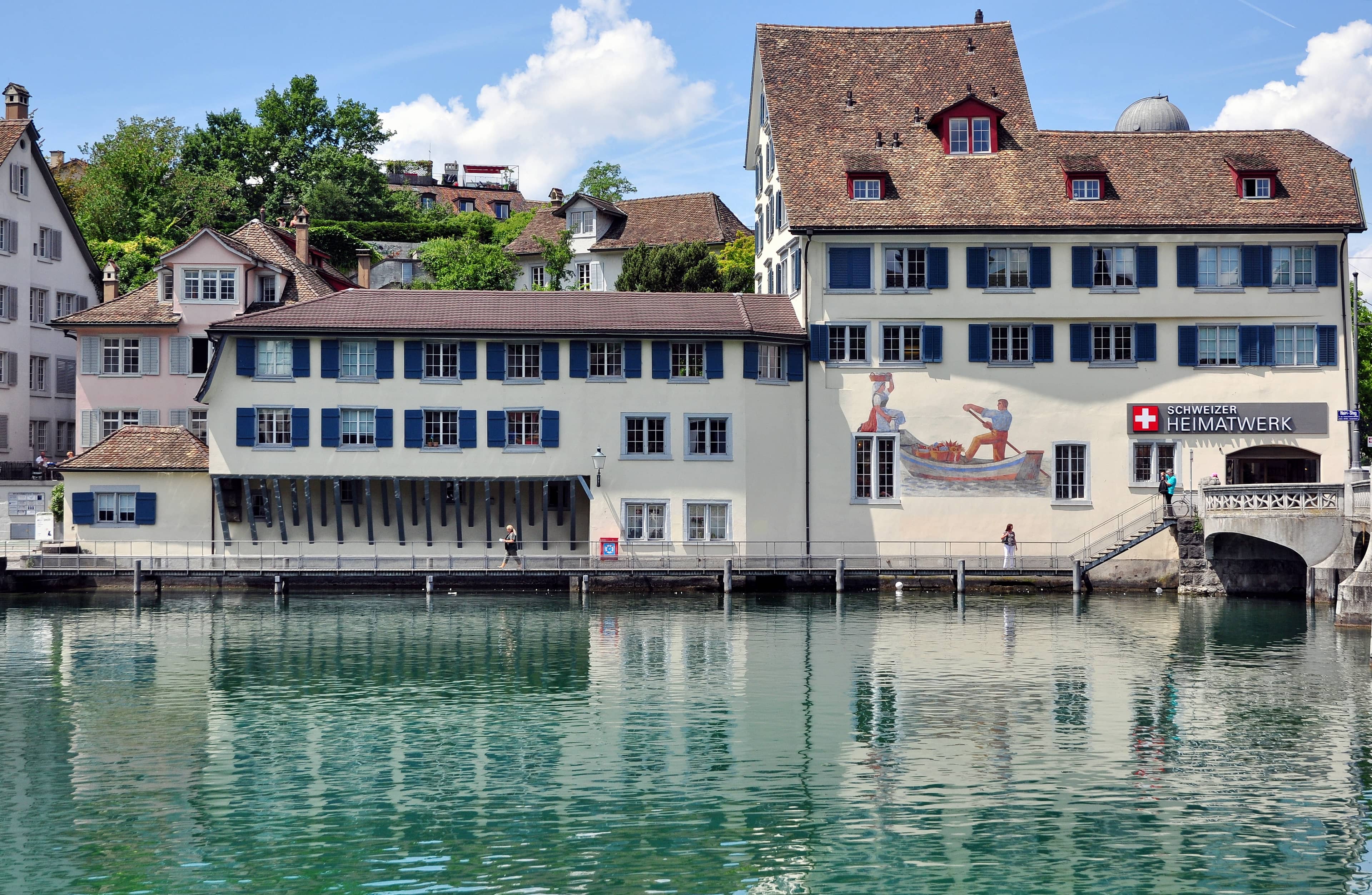 Local Cafes and Eateries