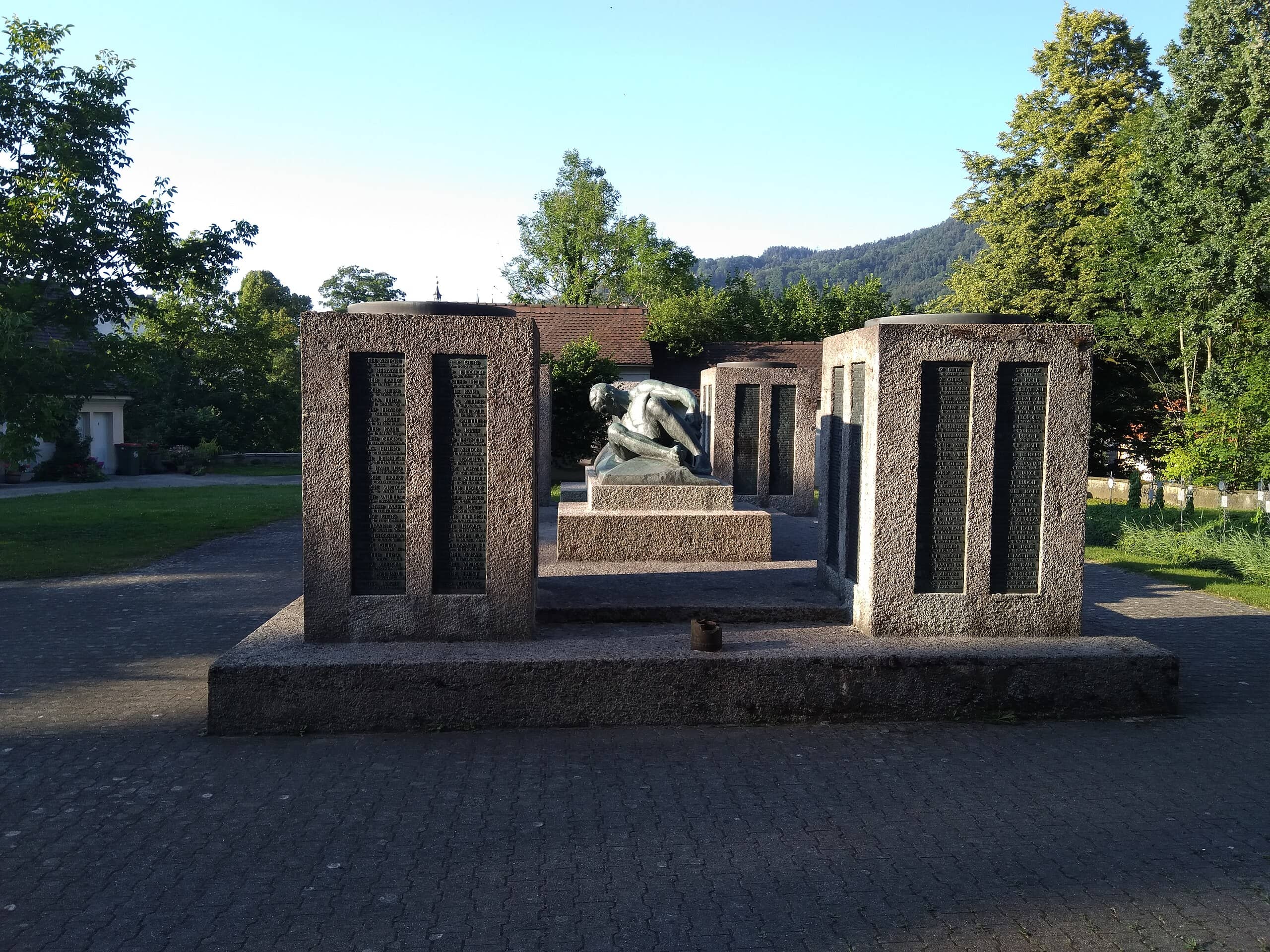 Monument to War Victims
