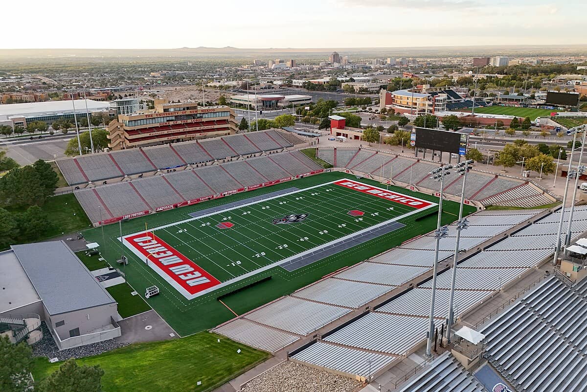 Lobo Football Action
