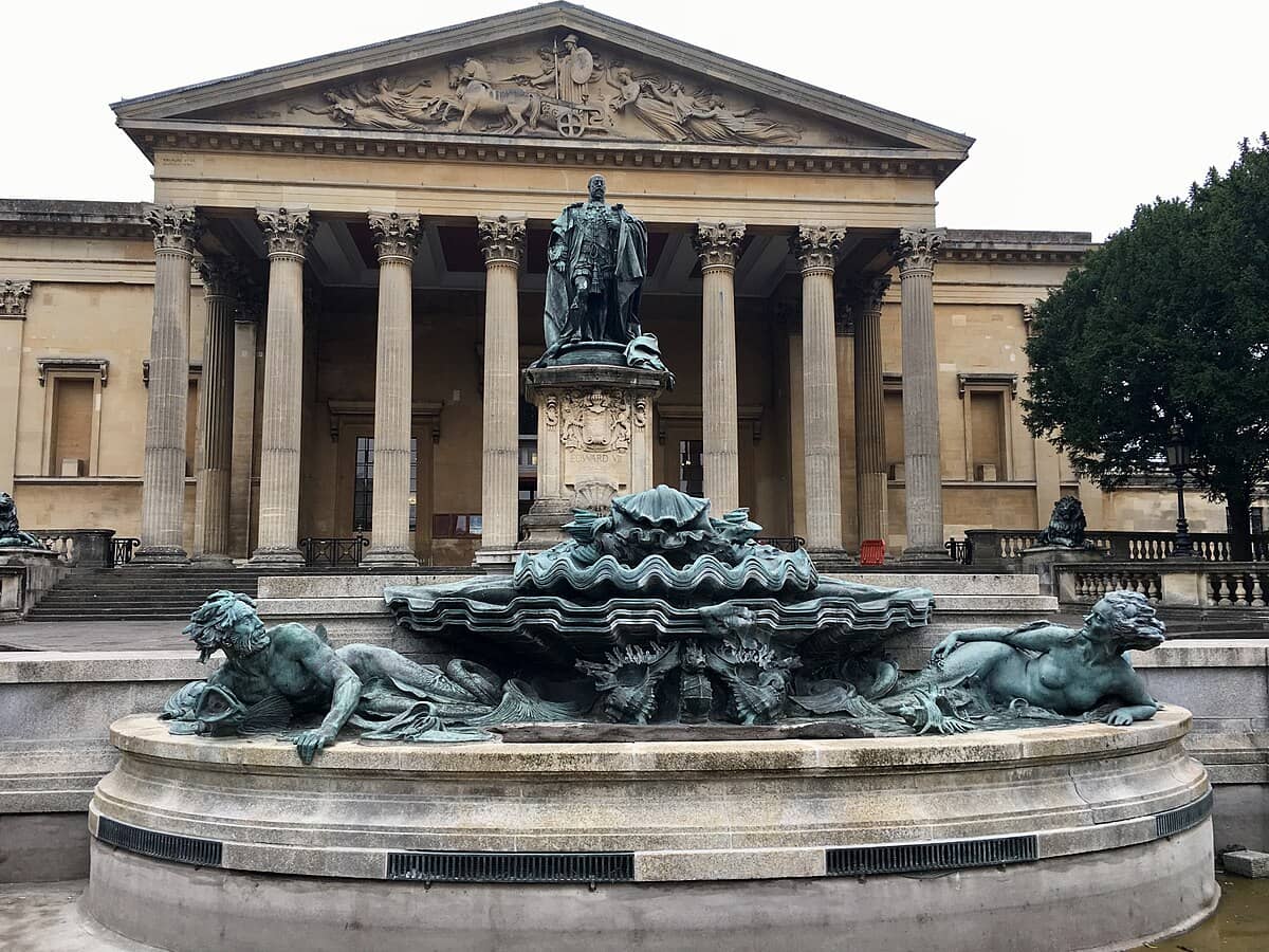 Edward VII Statue & Fountains
