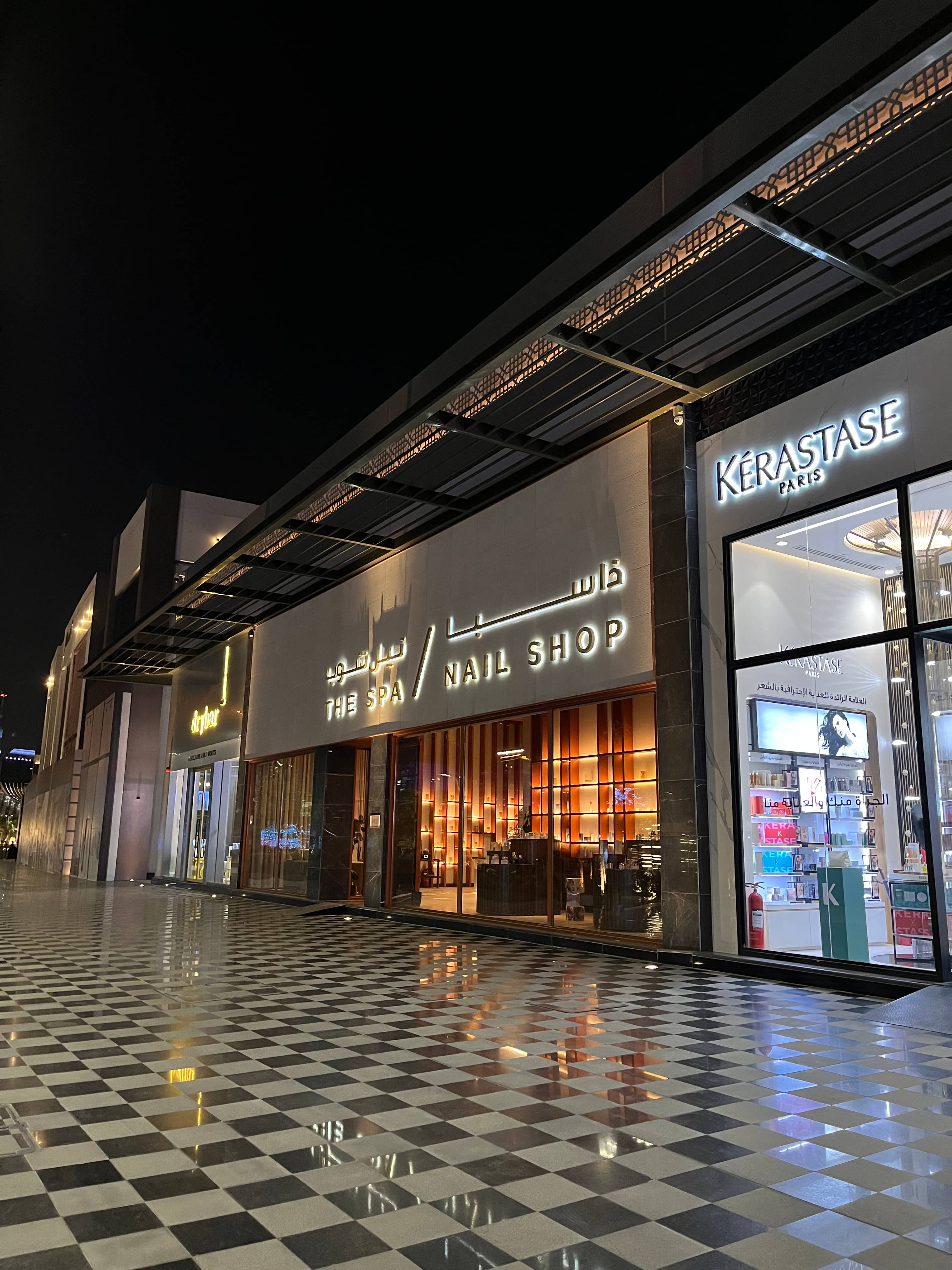 Upscale Shopping Boutiques
