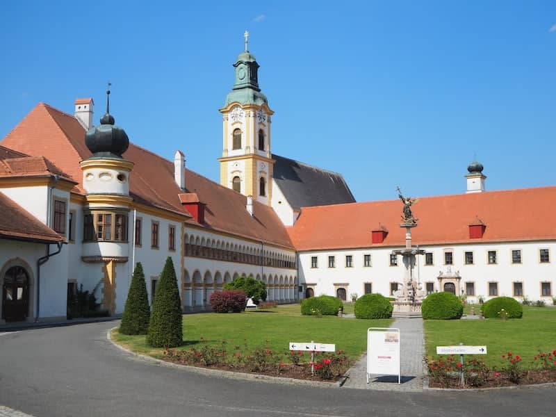 Humorous Guided Tours