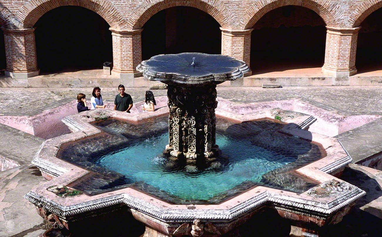 Convent Ruins & Fountain