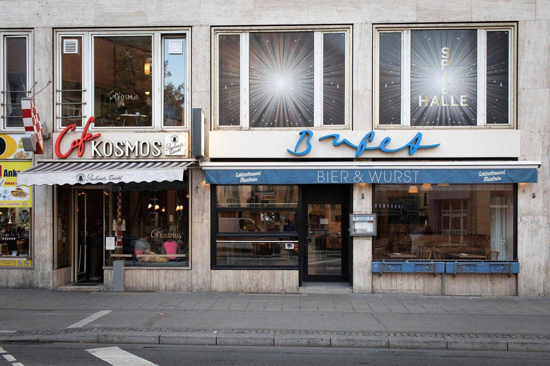 Charming Cafes & Boutiques