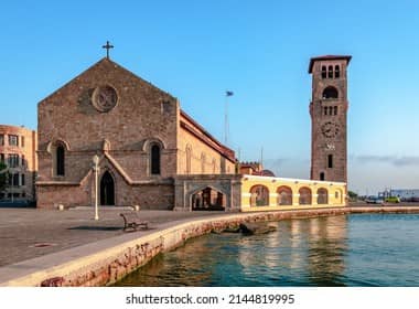 Proximity to Mandraki Harbor