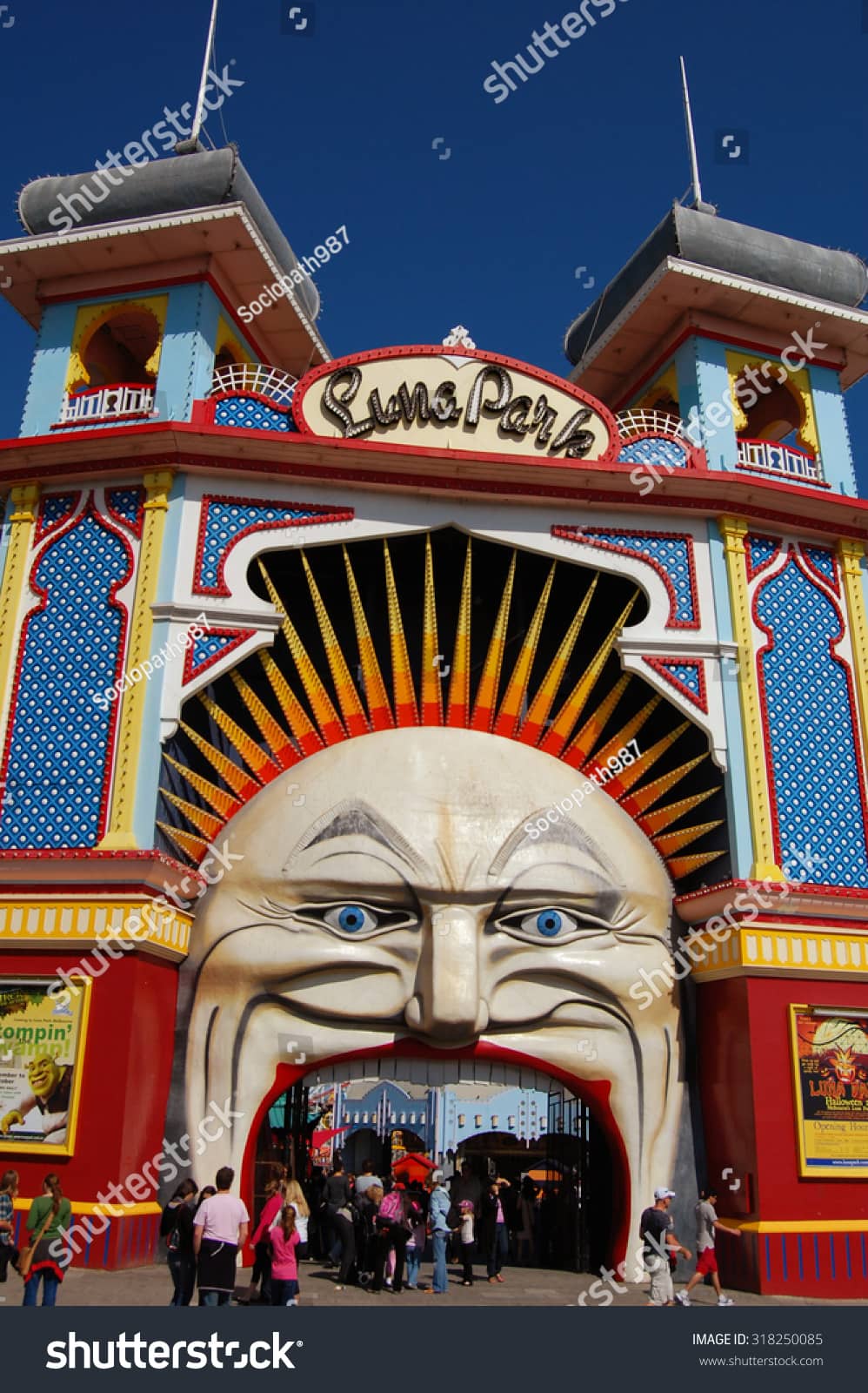 The Iconic Clown Face Entrance